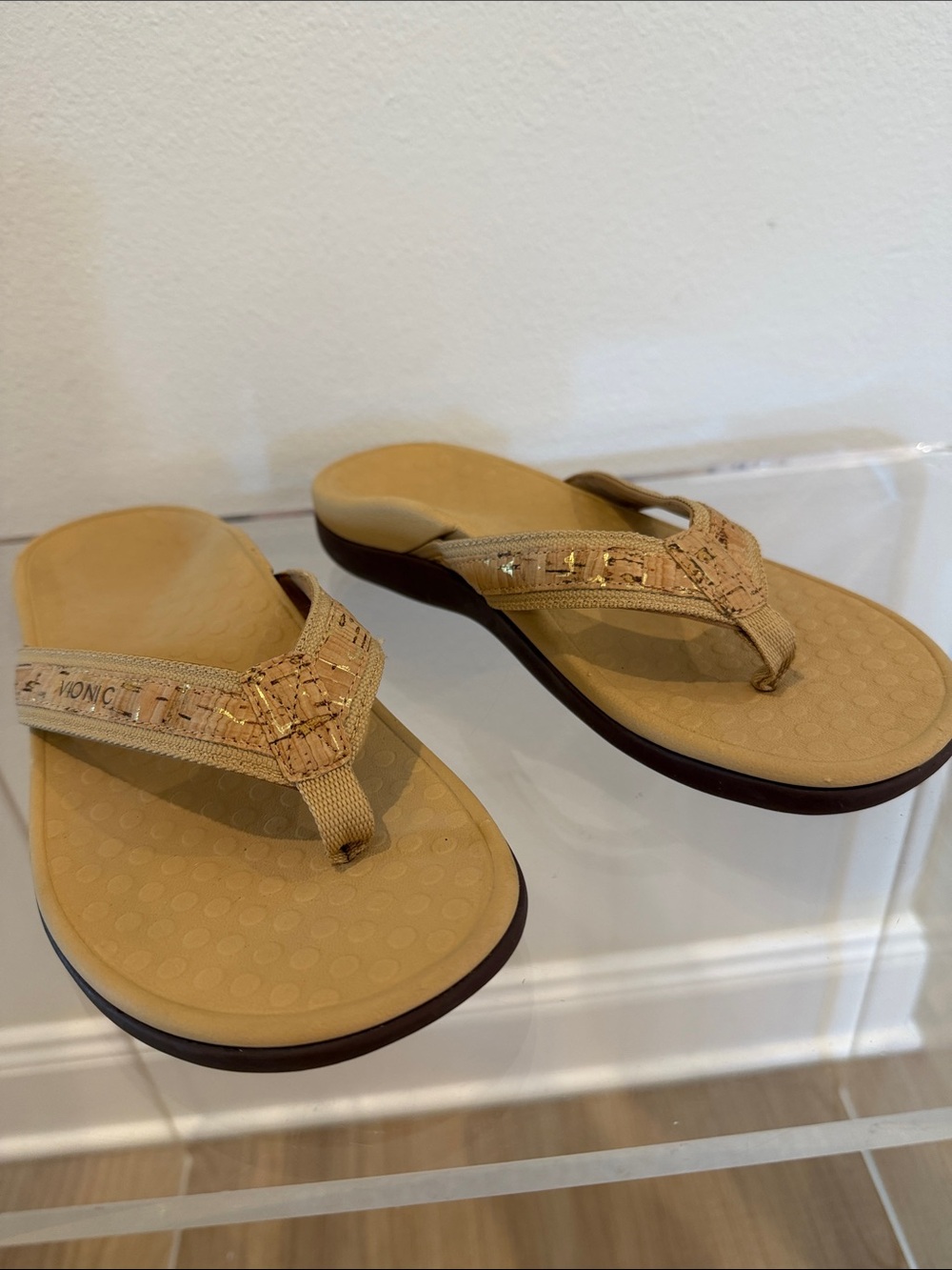 Vionic Beige/Tan Cork-Style Thong Sandals
